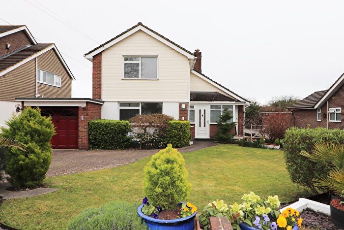 3 Bedroom Detached House For Sale In Central Avenue, Worthing, BN14