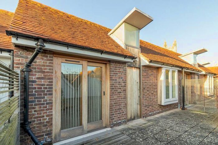 2 Bedroom Apartment To Rent In The City Garden, Iron Bar Lane, Canterbury, CT1