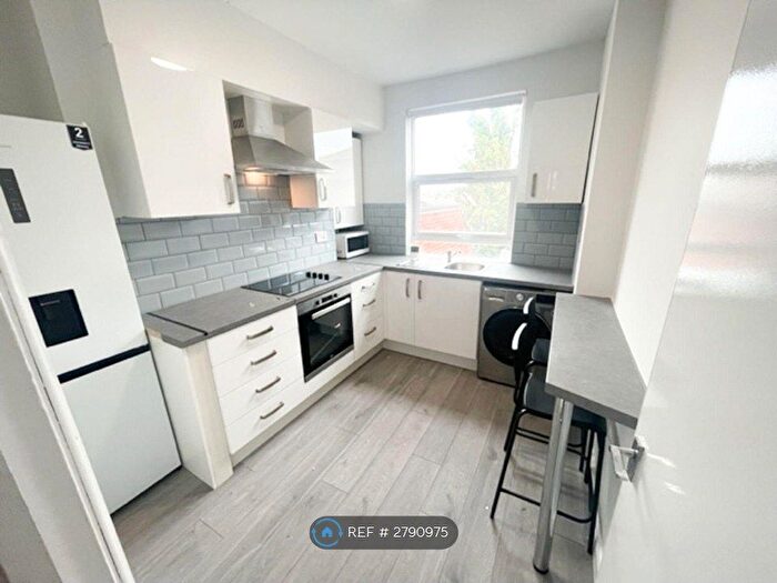 2 Bedroom Terraced House To Rent In Alfreton Road, Nottingham, NG7