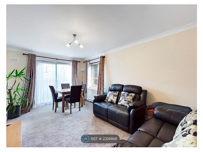 1 Bedroom Flat To Rent In Alexandra Court, Hemel Hempstead, HP2