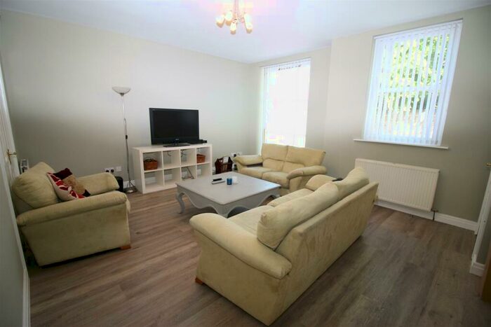 3 Bedroom Private Hall To Rent In Meeting House Lane, Lancaster, LA1