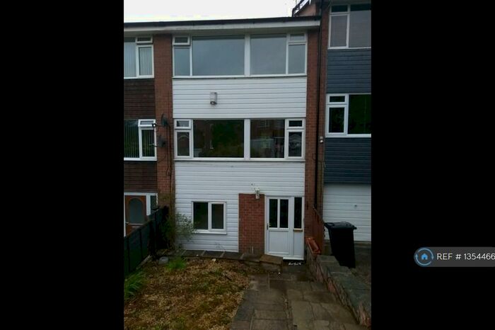 4 Bedroom Terraced House To Rent In Beech Farm Drive, Macclesfield, SK10