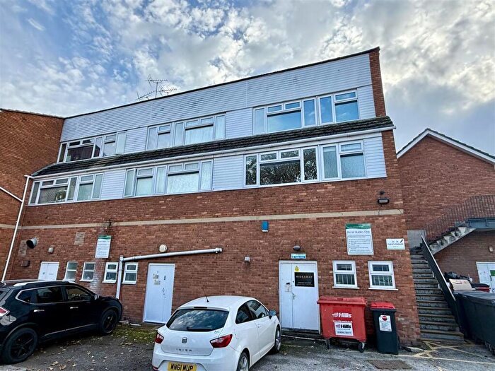 1 Bedroom Maisonette For Sale In Phelps Parade, Calne, SN11