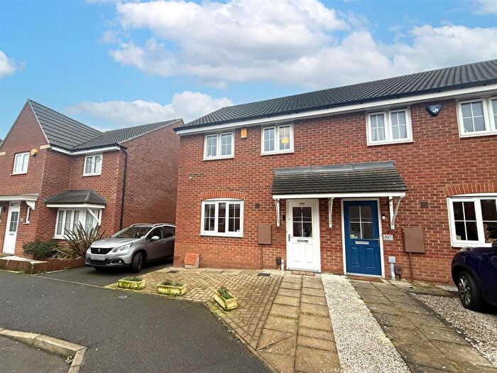 3 Bedroom Semi Detached House For Sale In Kenbrook Road, Hucknall, Nottingham, NG15