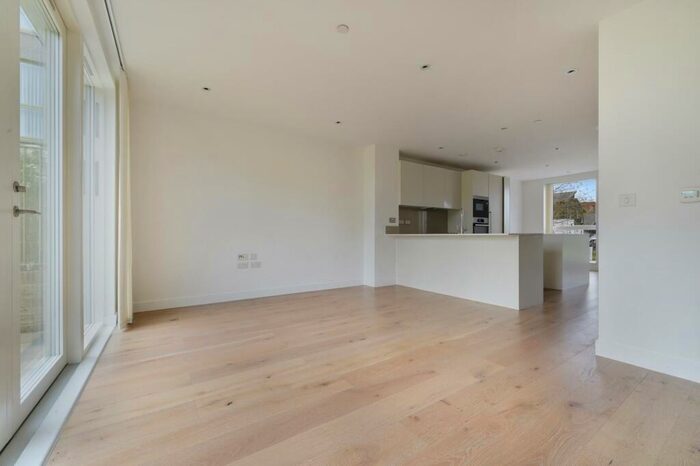 3 Bedroom Town House To Rent In Tudway Road, Kidbrooke Village, London, SE3