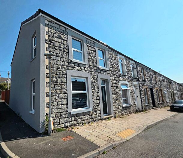 4 Bedroom Terraced House To Rent In Brook Street, Bridgend, CF31