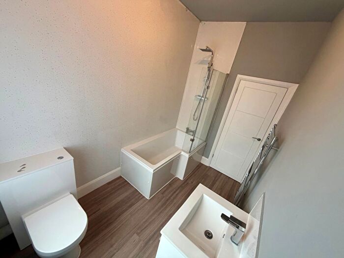 2 Bedroom Property To Rent In Cornwall Avenue, Manchester, M19