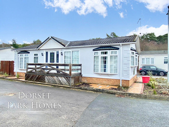 2 Bedroom Park Home For Sale In Pinehurst Park, West Moors, Ferndown, Dorset, BH22