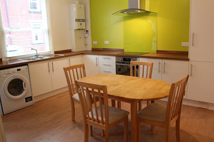 4 Bedroom Terraced House To Rent In Thornville Row, Hyde Park, Leeds, LS6