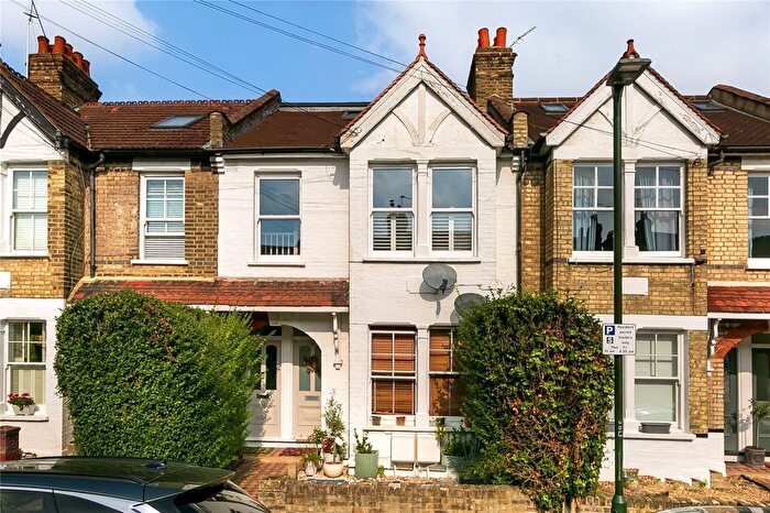 2 Bedroom Flat For Sale In Kenley Road, St Margarets, Twickenham, TW1
