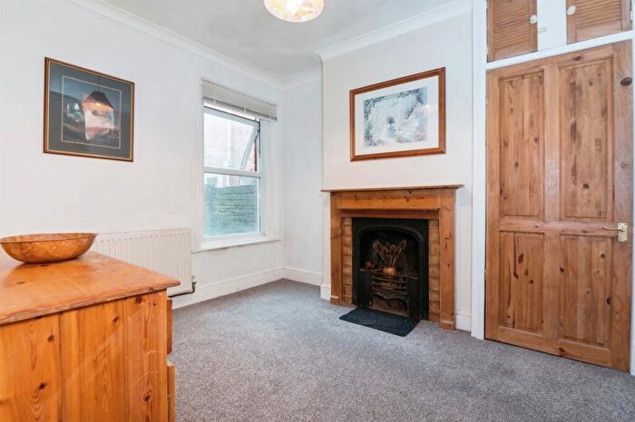 3 Bedroom Terraced House For Sale In Broadlands Road, Southampton, SO17