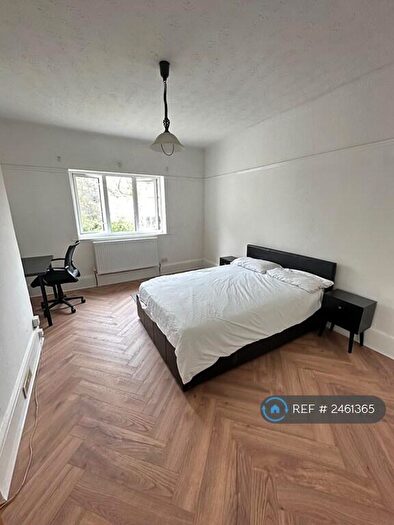 2 Bedroom Flat To Rent In Archers Road, Southampton, SO15