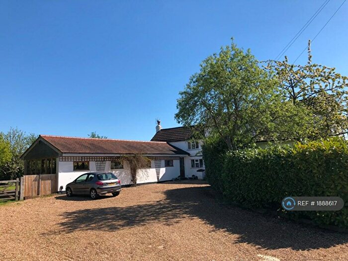 3 Bedroom Semi-Detached House To Rent In Leatherhead Road, Chessington, KT9