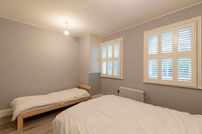 1 Bedroom Flat To Rent In Richards Place, Chelsea, SW3