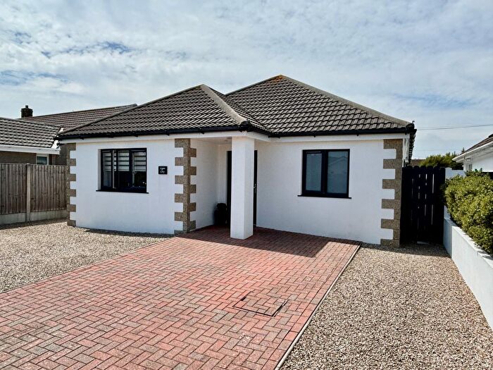 4 Bedroom Bungalow For Sale In Johns Corner, Rosudgeon, TR20