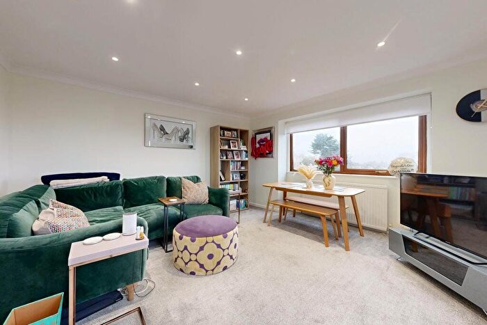 2 Bedroom Flat For Sale In London Road, Stanmore, HA7