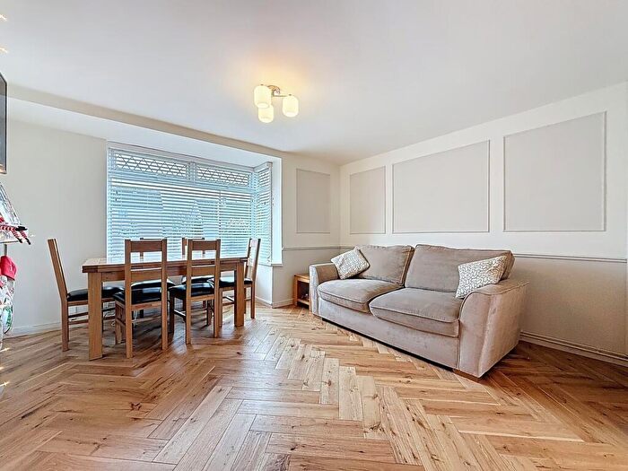 3 Bedroom Semi Detached House To Rent In Laburnum Way, Penarth, CF64