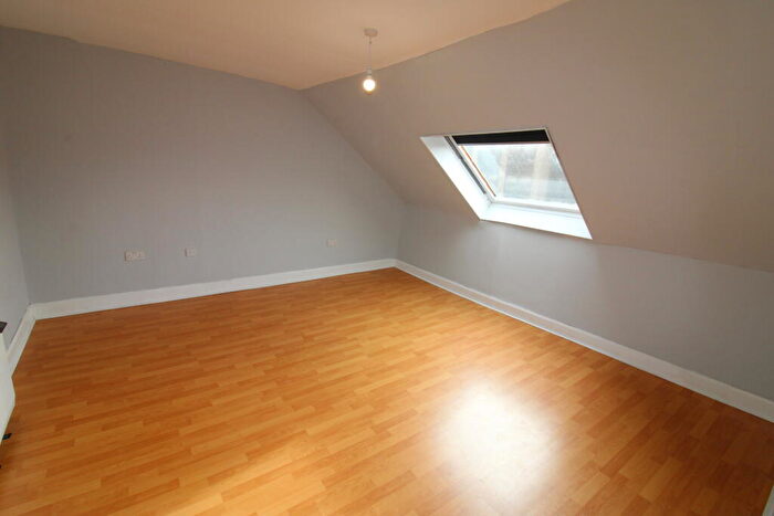 3 Bedroom Flat To Rent In St. James Street, Paisley, PA3