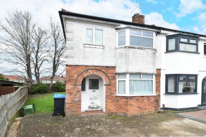 3 Bedroom Semi Detached House For Sale In Southlea Avenue, Leamington Spa, CV31