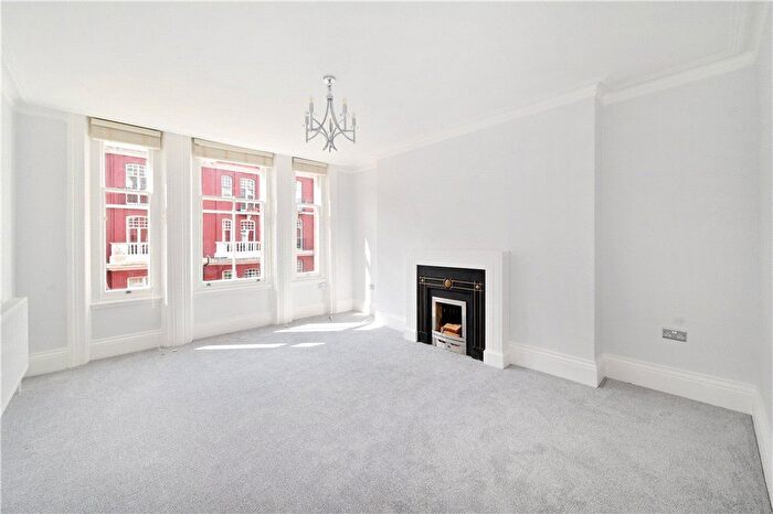 2 Bedroom Flat To Rent In Oxford And Cambridge, Cabbell Street, NW1