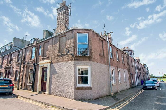 2 Bedroom Flat To Rent In Lowerhall Street, Montrose, Angus, DD10