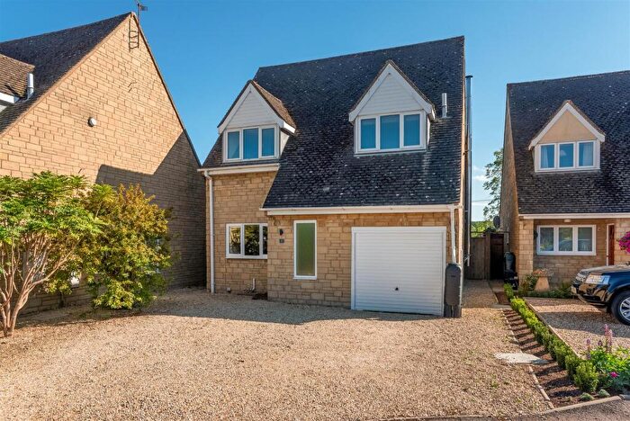 3 Bedroom Detached House For Sale In Arbour Close, Mickleton, GL55