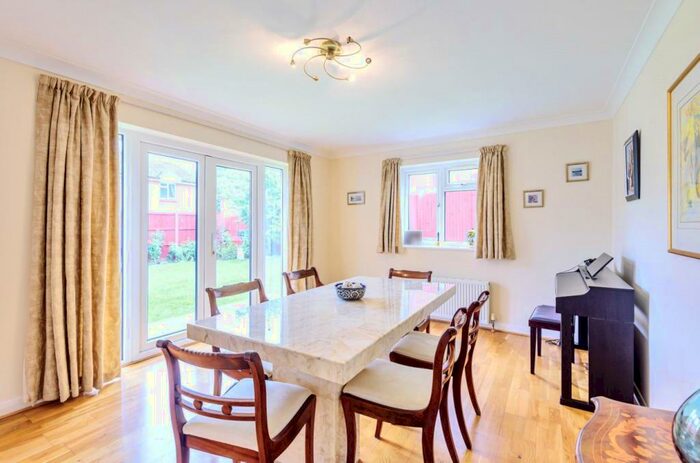 5 Bedroom Detached House For Sale In Merrow, Guildford, Surrey, GU4