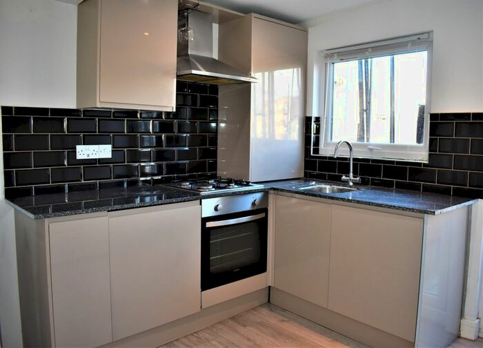 Studio To Rent In Whitechapel Road, Whitechapel, E1