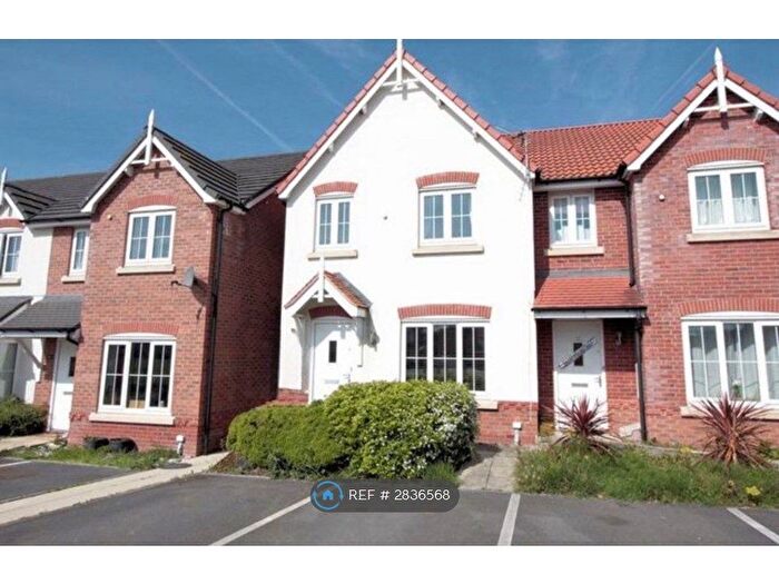 3 Bedroom End Of Terrace House To Rent In Ffordd Aberkinsey, Rhyl, LL18