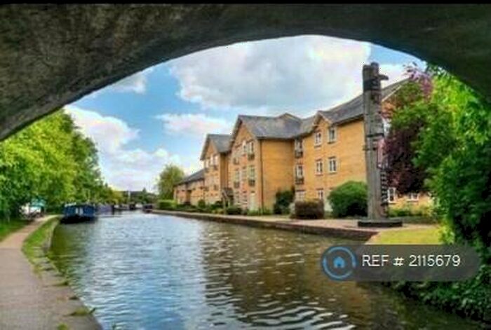 2 Bedroom Flat To Rent In Alsford Wharf, Berkhamsted, HP4
