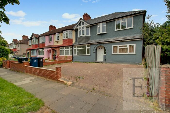 6 Bedroom Semi-Detached House To Rent In Wood End Lane, Northolt, Greater London, UB5