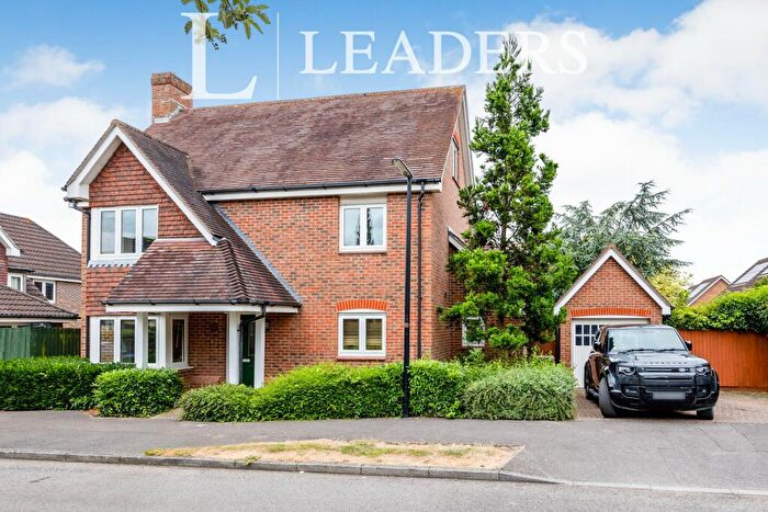 3 Bedroom Detached House To Rent In Queen Elizabeth Park, Guildford, GU2