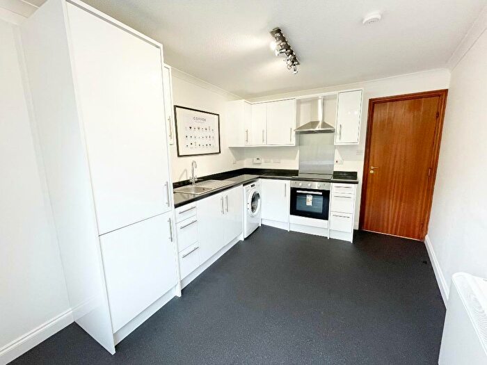 2 Bedroom Flat To Rent In Plantation Park Gardens, Glasgow, G51