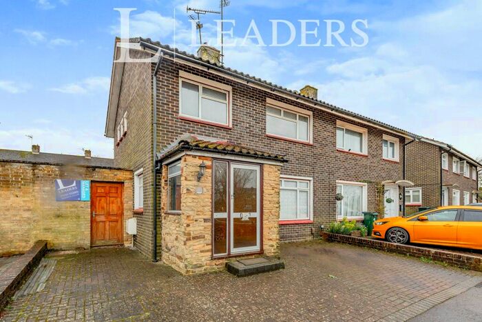 3 Bedroom Semi-Detached House To Rent In Avon Walk, RH11