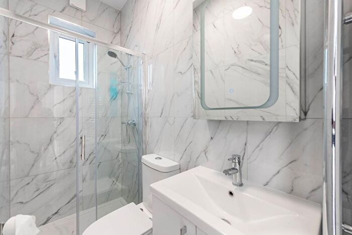 3 Bedroom Flat To Rent In Graham Road, Harrow Weald, Harrow, HA3