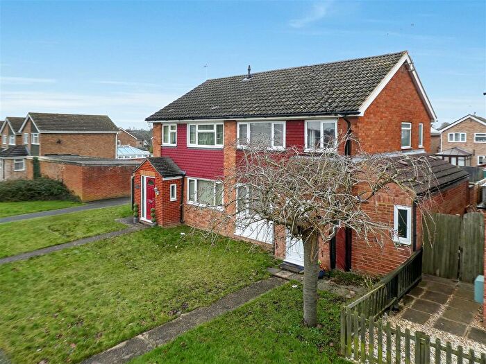 3 Bedroom Semi Detached House For Sale In Eden Walk, Bletchley, Milton Keynes, MK3