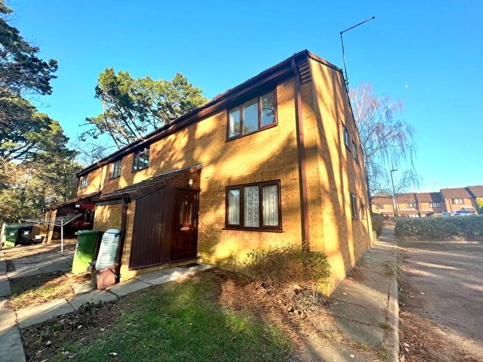 1 Bedroom Maisonette To Rent In Tresillian Gardens, Southampton, SO18