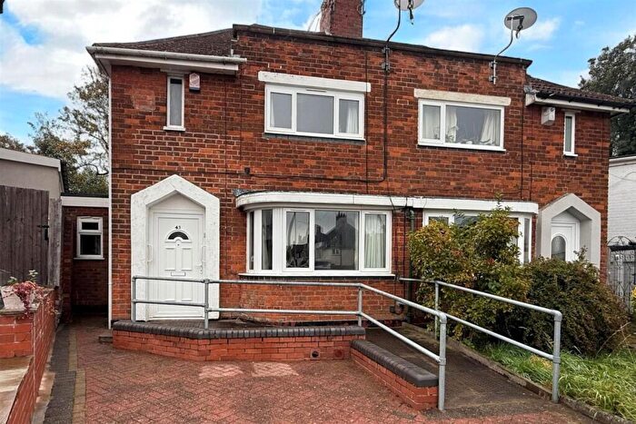 2 Bedroom Semi-Detached House For Sale In Warwick Road, Oldbury, B68