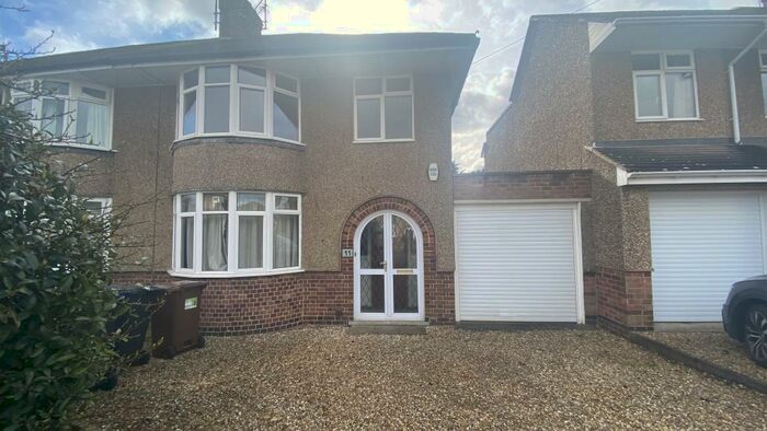 3 Bedroom Hotel Room To Rent In Oaklands Drive, Northampton, NN3