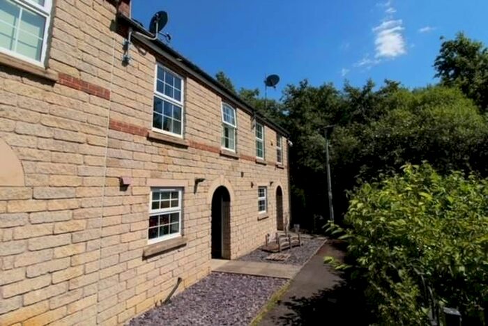 3 Bedroom Terraced House To Rent In Woodcross Avenue, Scunthorpe, DN16