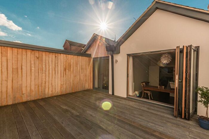 2 Bedroom Flat To Rent In Northbrook St, Newbury, RG14