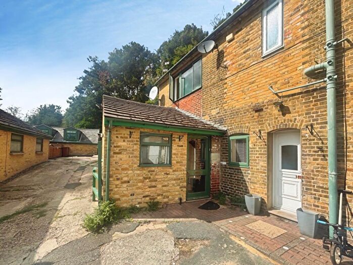 3 Bedroom House To Rent In Chalgrove Mews, Vicarage Road, Halling, Rochester, ME2