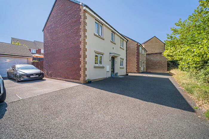 3 Bedroom Detached House For Sale In Heol Blandy, Bridgend, CF31