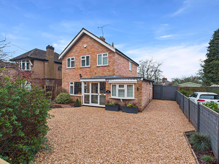3 Bedroom Detached House For Sale In Wycombe Road, Studley Green, High Wycombe, Buckinghamshire, HP14