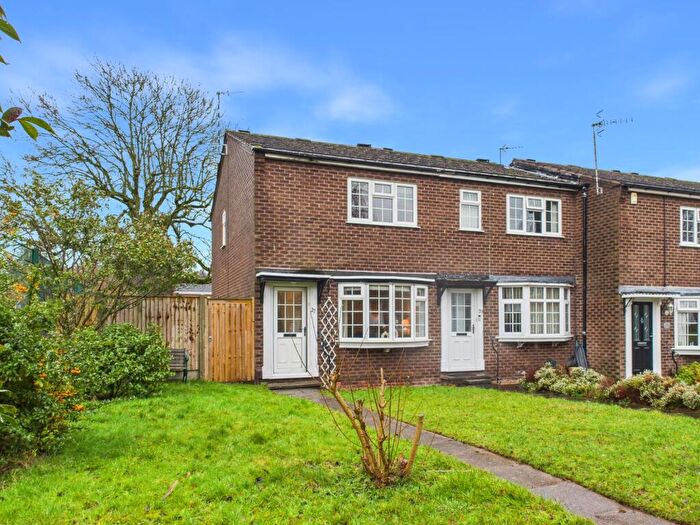 2 Bedroom Town House For Sale In Thetford Close, Arnold, Nottingham, NG5