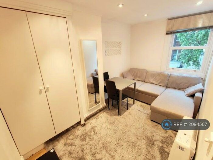 2 Bedroom Flat To Rent In Upper Street, London, N1
