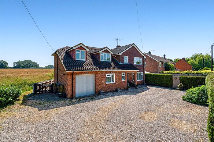 4 Bedroom Detached House For Sale In Willow Springs, Stoney Heath, RG26