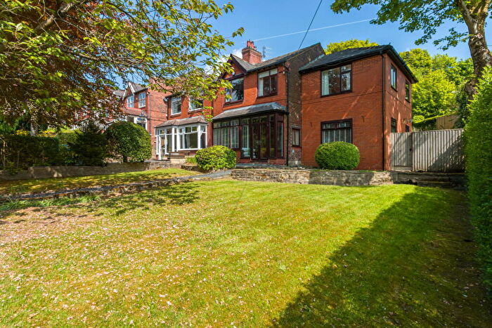 4 Bedroom Semi-Detached House For Sale In Oldham Road, Grasscroft, Saddleworth, OL4