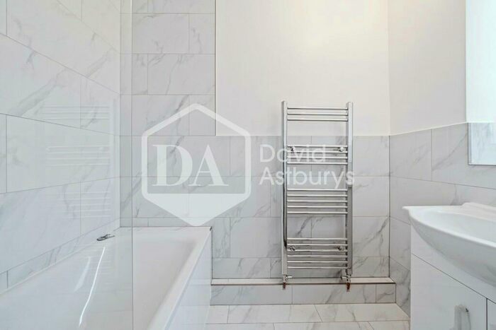 2 Bedroom Apartment To Rent In Cable Street, Limehouse Shadwell, London, E1W