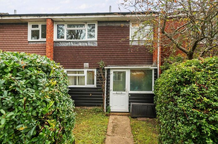 3 Bedroom End Of Terrace House For Sale In Hawkins Way, Wokingham, RG40